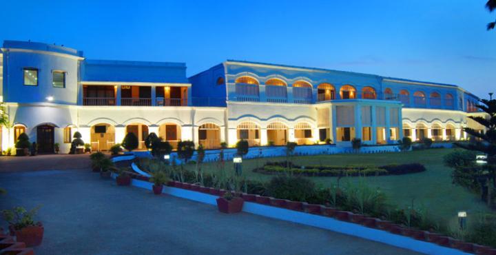 Chanakya Bnr Hotel Ранчи Екстериор снимка