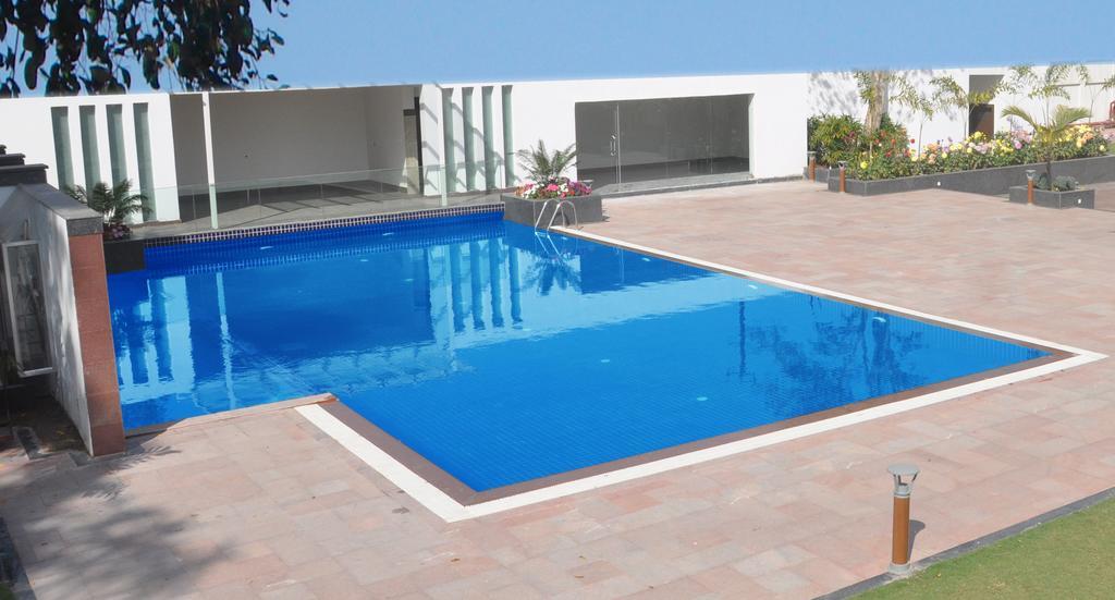 Chanakya Bnr Hotel Ранчи Екстериор снимка