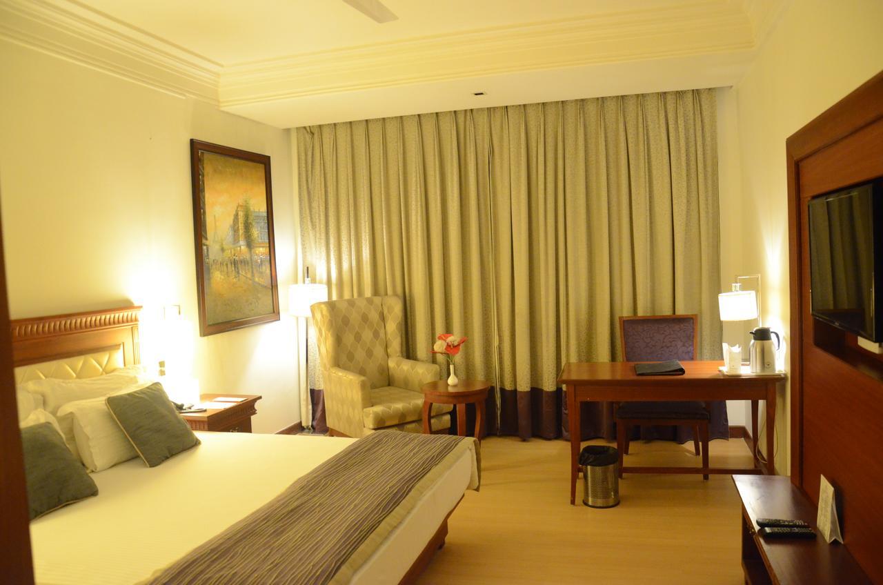 Chanakya Bnr Hotel Ранчи Екстериор снимка