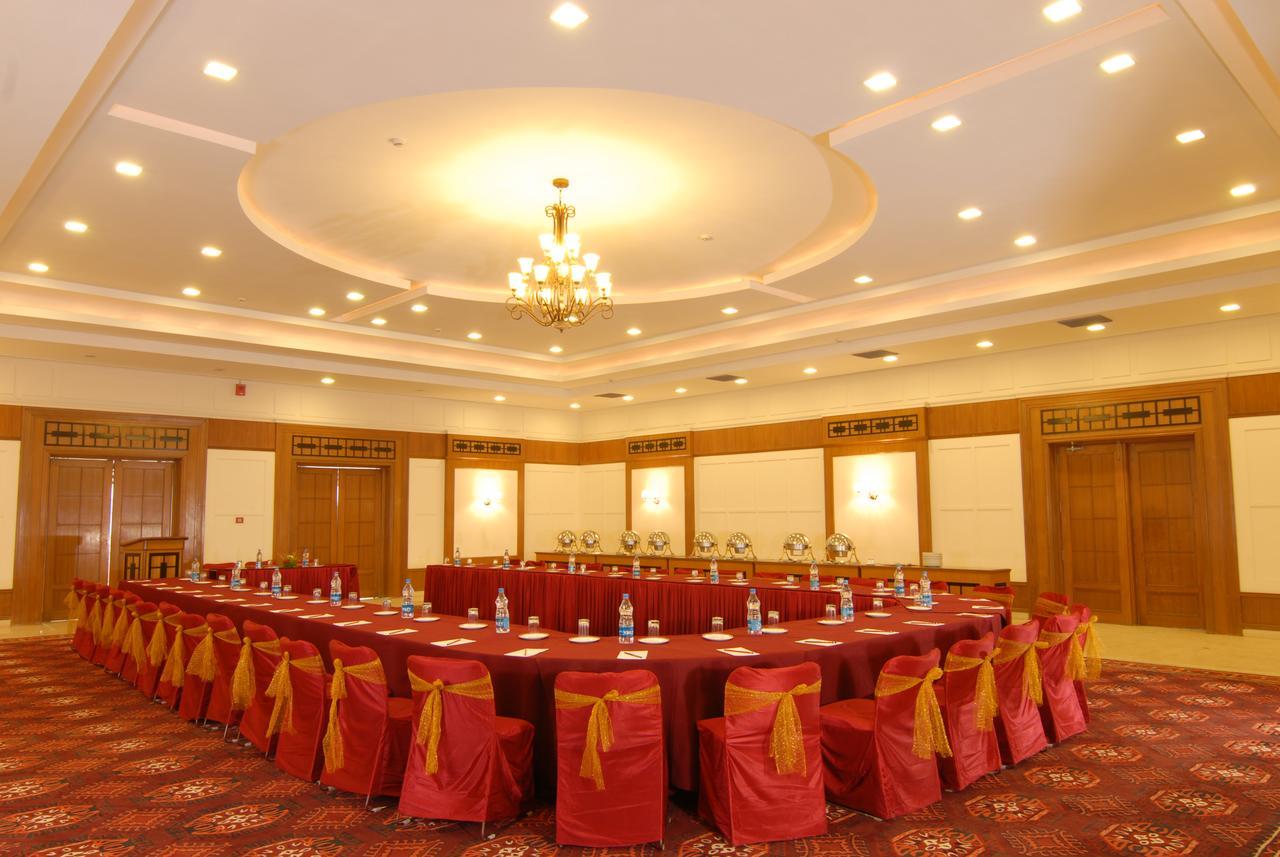 Chanakya Bnr Hotel Ранчи Екстериор снимка