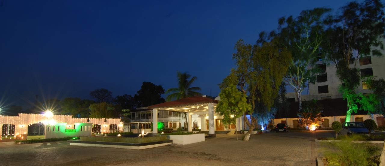 Chanakya Bnr Hotel Ранчи Екстериор снимка