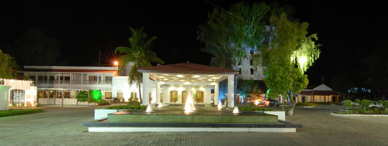 Chanakya Bnr Hotel Ранчи Екстериор снимка