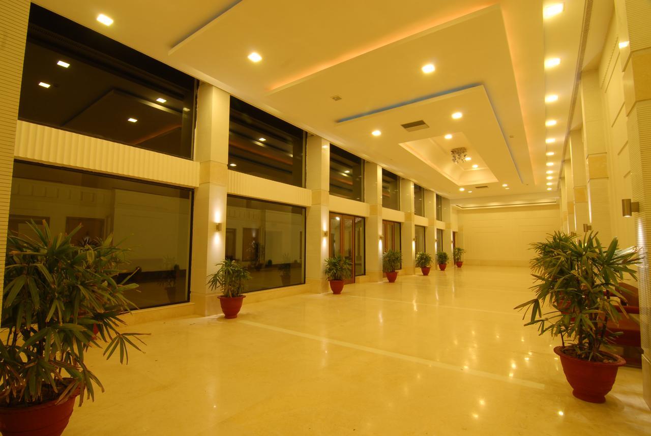 Chanakya Bnr Hotel Ранчи Екстериор снимка